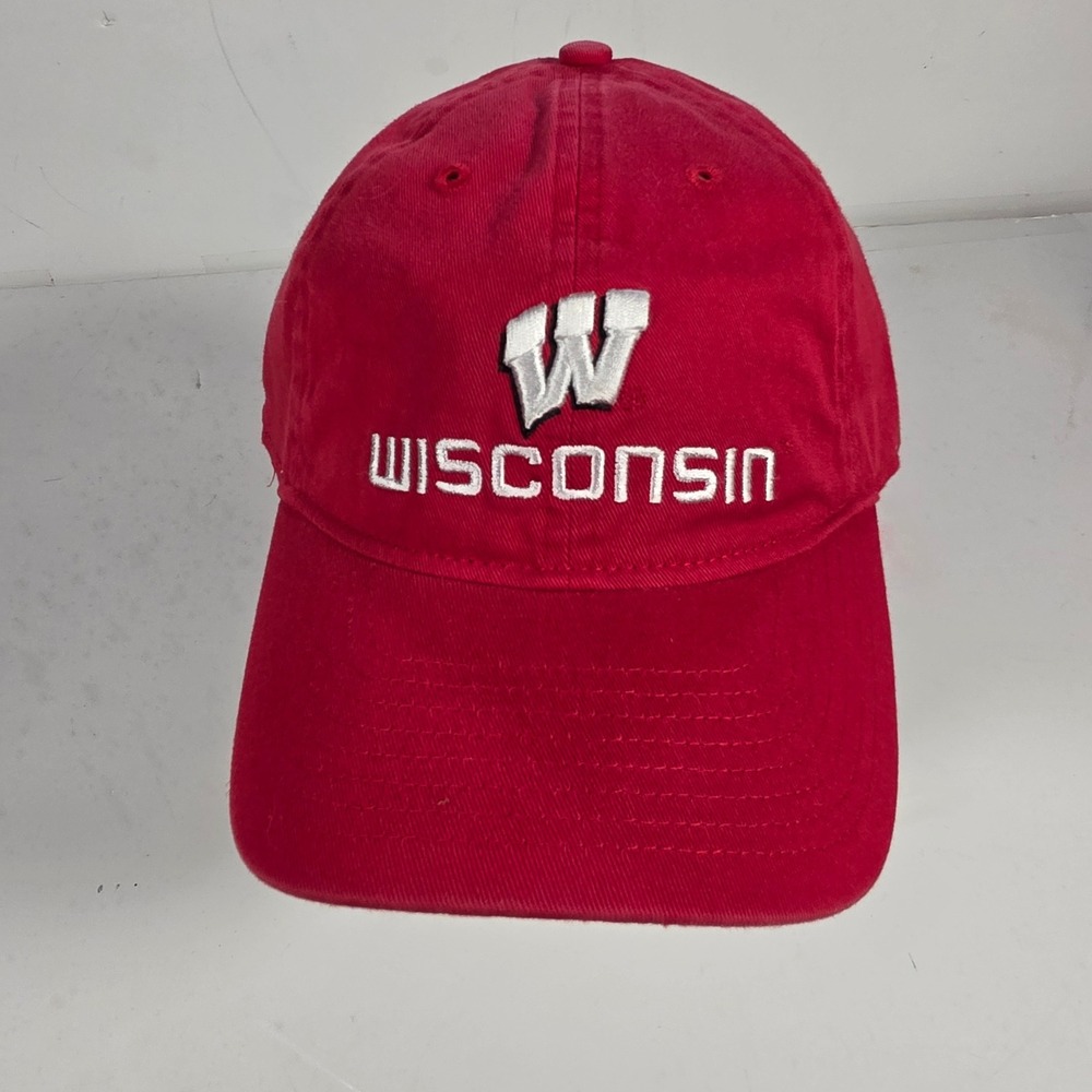 VintageAdidas Wisconsin Badgers Hat Red Adjustable NCAA Collegiate Baseball Cap